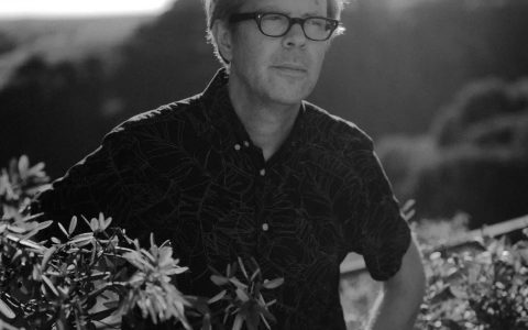 周末围捕奇怪的信号，精疲力尽的舞台工作人员和非常大的书