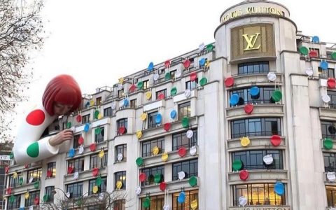 风格部分路易威登x草间弥生设计的迷人波点手表盒