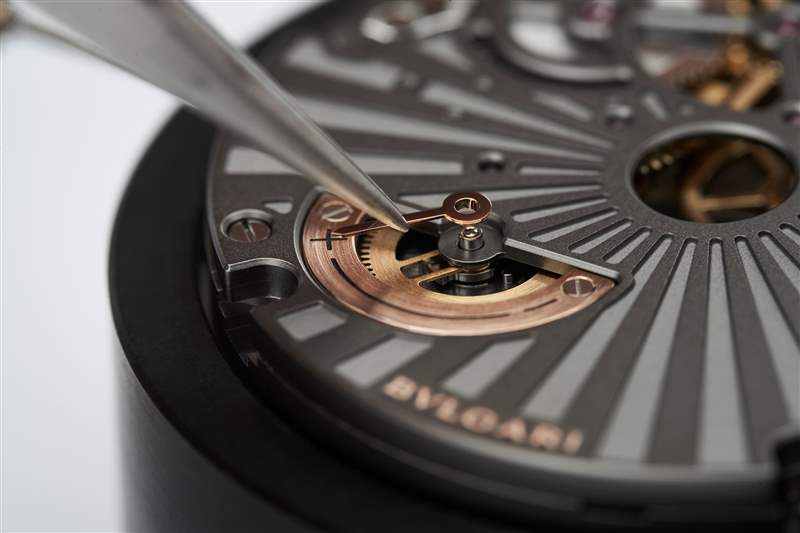 隆重推出宝格丽Octo Roma Central Tourbillon Papillon