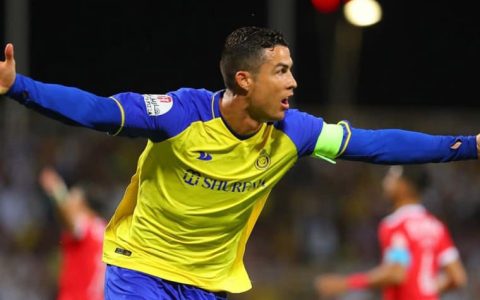 C罗不戴满天星钻表手表新欢时尚有品味