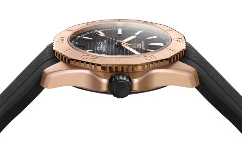 隆重推出40毫米全金泰格豪雅竞潜腕表（搭载全新COSC机芯）