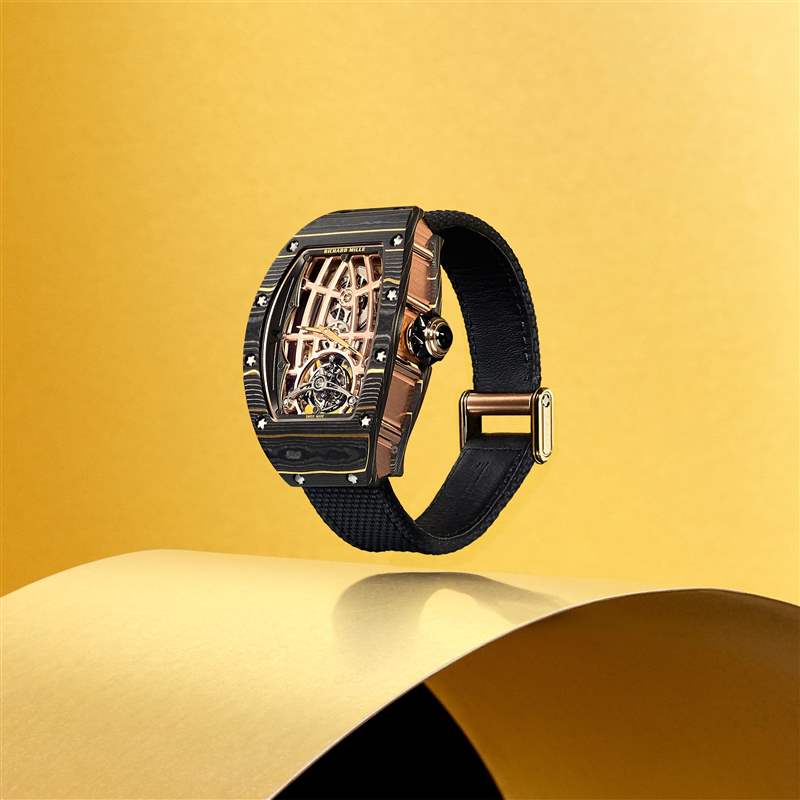 理查米尔推出RM 74-01和RM 74-02镂空表盘陀飞轮腕表：陶瓷表壳，金碳纤维表壳