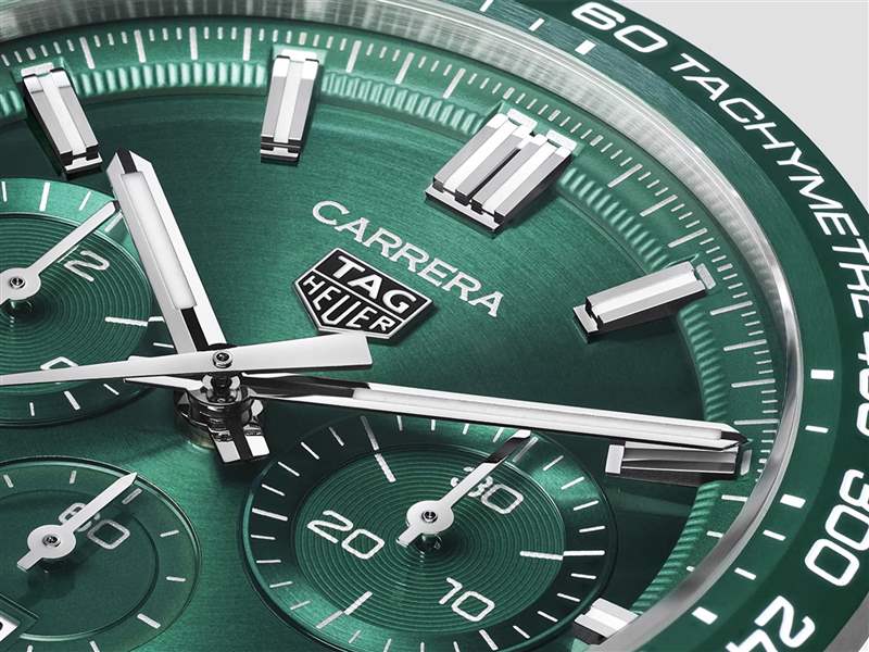 泰格豪雅推出Carrera Chronograph 44mm Green计时码表：新绿色盘+陶瓷表圈