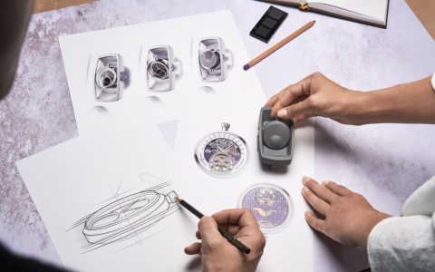车表合一的尊爵不凡｜江诗丹顿为劳斯莱斯手工特制车量身打造专属仪表台时计