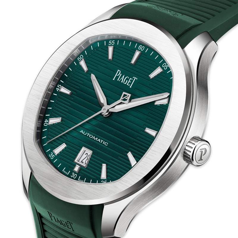 Piaget推出深翠绿色表盘Polo Field大三针日历腕表