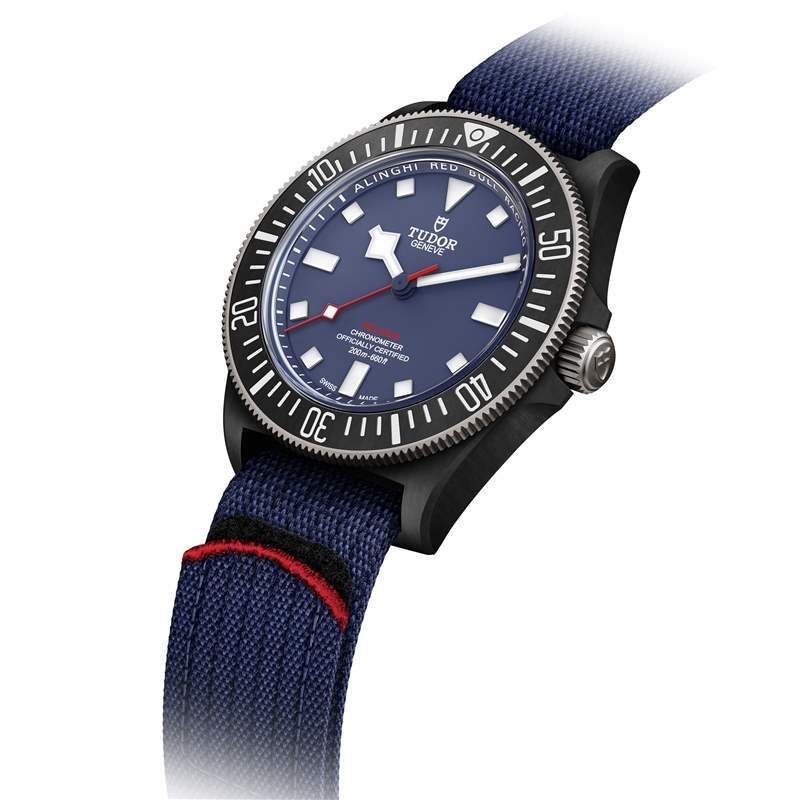 『新表』帝舵推出Pelagos FXD Alinghi Red Bull Racing Edition大三针腕表和计时码表：碳复合材料表壳，蓝白灰帆船色