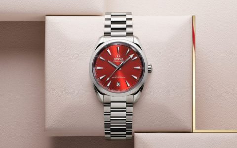 全新2022年欧米茄Aqua Terra 34毫米和38毫米彩色表盘腕表