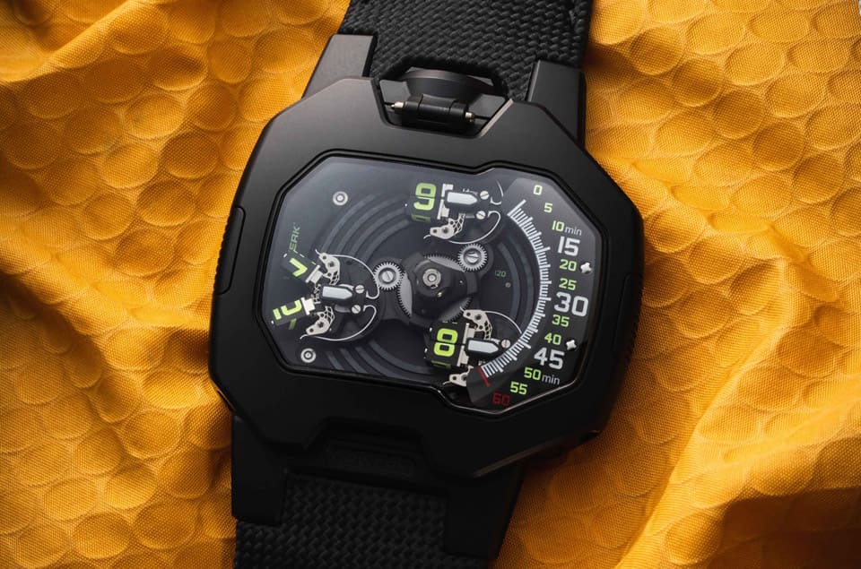 URWERK UR-120系列改换黑色造型诠释创意卫星转头显时技术