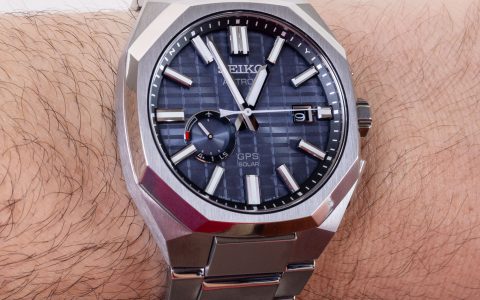 手表评测：精工Astron GPS太阳能SSJ013带集成钛表链