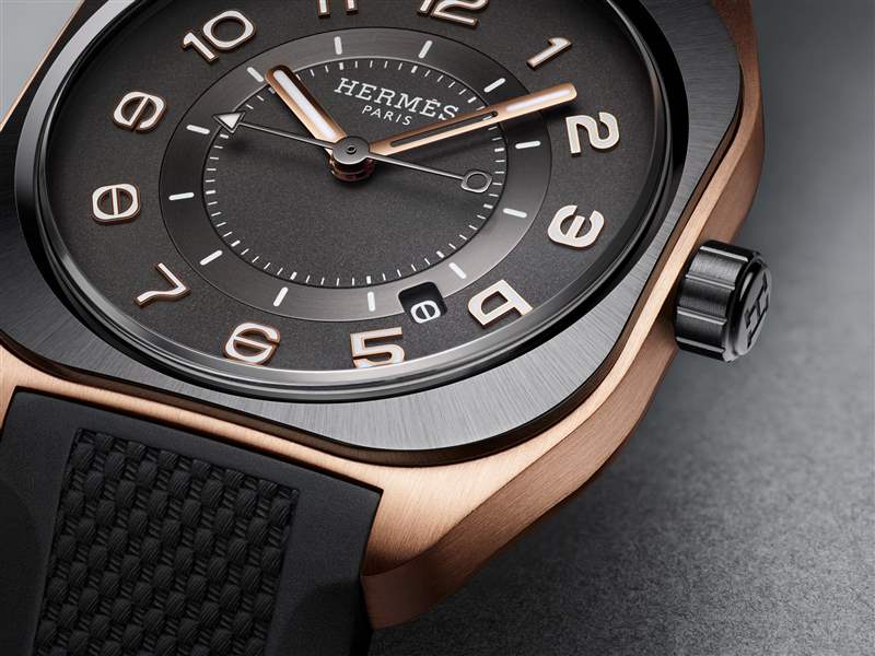 Hermès推出H08腕表新作：玫瑰金+钛金属双色表壳