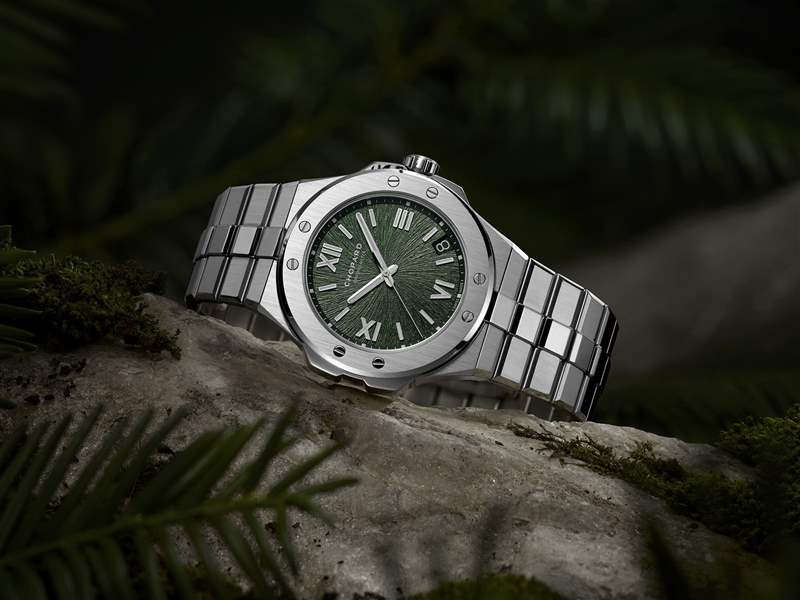 Chopard推出Alpine Eagle系列腕表新作：绿色表盘，33mm女士腕表