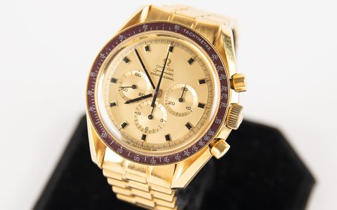 美国宇航员Walter Schirra拥有的OMEGA Speedmaster金壳纪念版腕表以190万美元拍卖成交