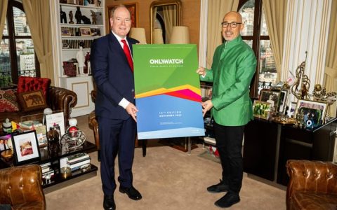 宇舶X村上隆惊人之举「微笑之花陀飞轮」