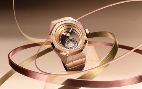 制表与时装的「环环」相扣｜爱彼Royal Oak Concept飞行陀飞轮「Tamara Ralph」限量版